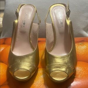 SHOEBOX NEW YORK METALLIC GOLD PEEP TOE SLINGBACK HEELS Size 40